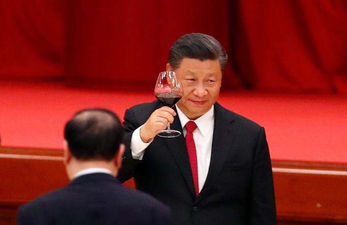 Kitajski predsednik Ši Džinping je že letos spomladi izjavil, da bo Kitajska svoja cepiva proti bolezni covid-19 zasnovala kot "globalno javno dobro". | Foto: Reuters