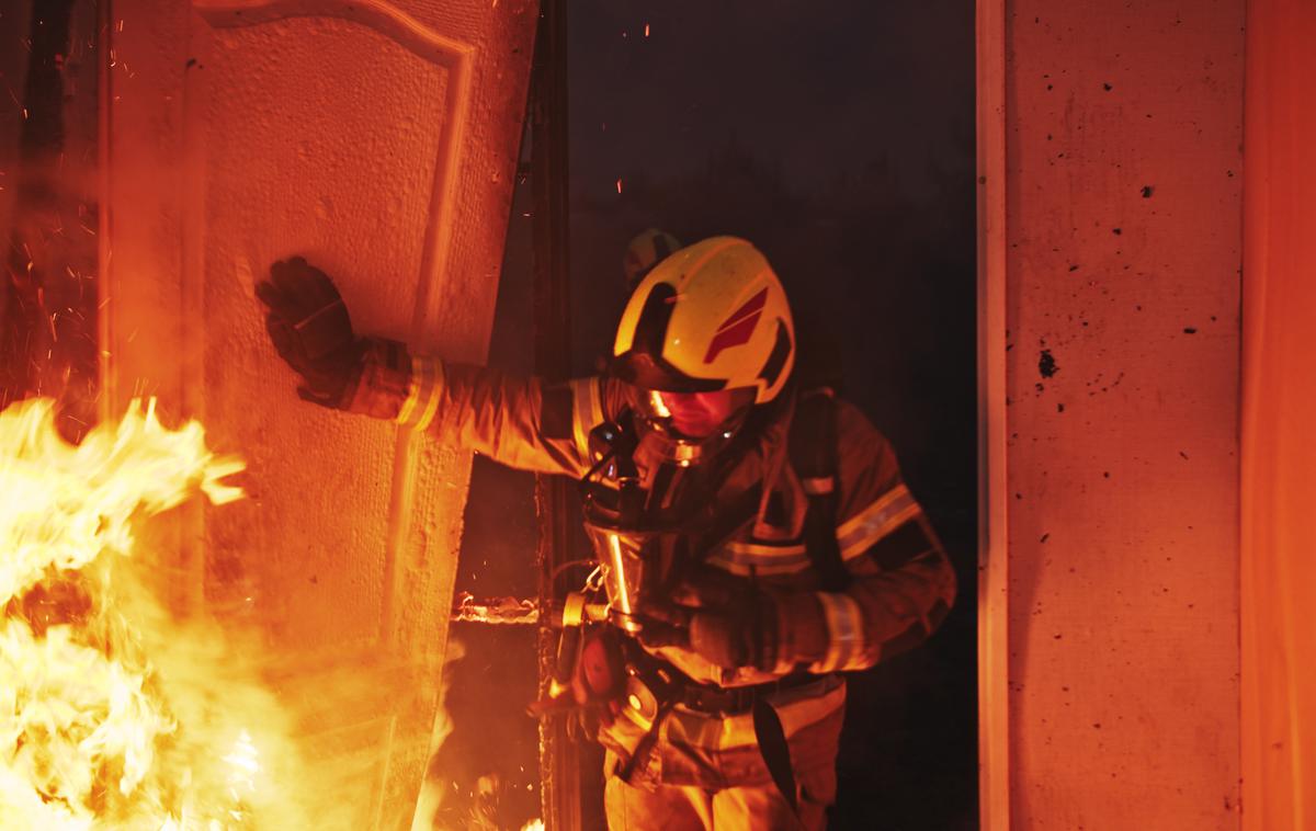 Požar | Požar so pogasili poklicni gasilci Gasilske brigade Maribor in prostovoljni gasilci iz društev PGD Maribor - mesto, PGD Pobrežje in PGD Malečnik. (Fotografija je simbolična.) | Foto Shutterstock