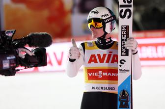 Žirija pomahala z belo zastavico, tekma v vetrovnem Vikersundu odpovedana