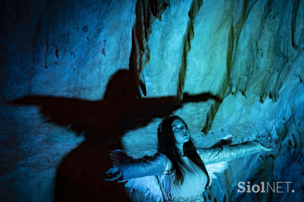 Žive jaslice v Postojnski jami