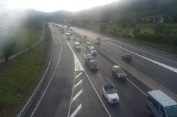 V predoru Pletovarje odstranili posledice prometne nesreče, ostaja zastoj