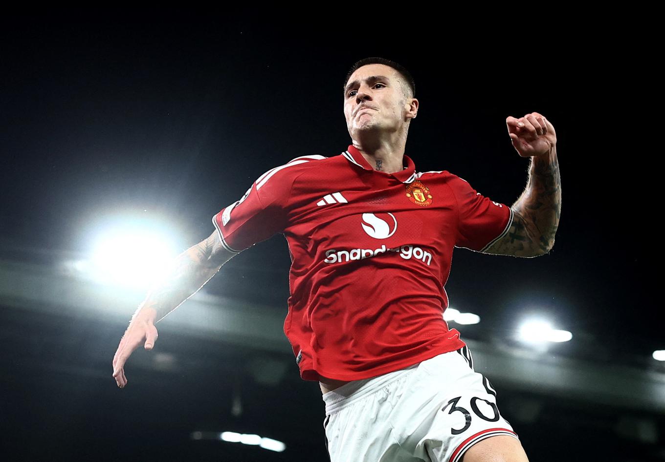 Šeško v primežu negotovosti: kaj o njegovi prihodnosti pravijo v Manchester Unitedu in Leedsu
