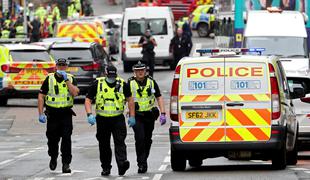 Glasgow: policija ustrelila napadalca, ki je pred tem zabodel šest oseb #foto #video