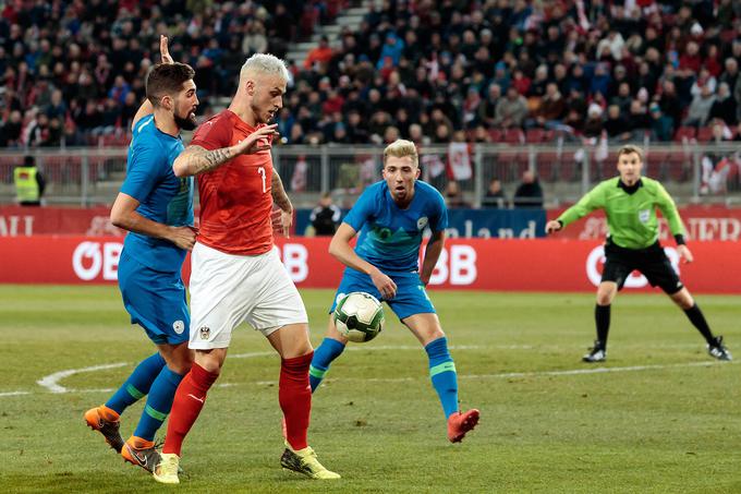Ob debiju Tomaža Kavčiča v Celovcu se je boril, a ni mogel preprečiti poraza proti Avstriji z 0:3. | Foto: Sportida