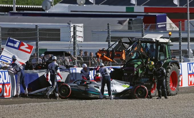 Lewis Hamilton bo štartal z devetega mesta. | Foto: Reuters