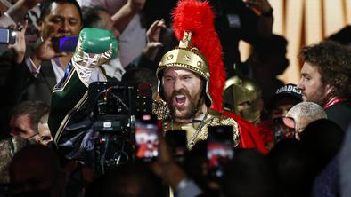 Fury bo naslov branil 23. aprila