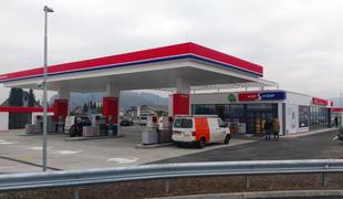 Ceni bencina in dizla še naprej po en evro za liter