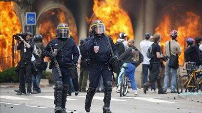 V Strasbourgu, Zagrebu in Turčiji protesti proti Natu