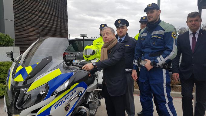 Jean Todt ob policistih motoristih, ki z motocikli vsak dan prevozijo vsaj 400 kilometrov. | Foto: Gregor Pavšič