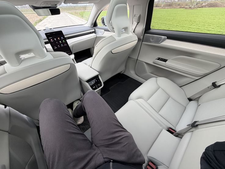 Volvo ES90 | Foto: Gregor Pavšič