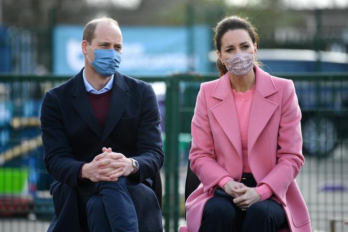 Princ William in Kate Middleton sta obiskala osnovno šolo, kar je bila njuna prva dolžnost po odmevnem intervjuju z Oprah Winfrey. | Foto: Reuters