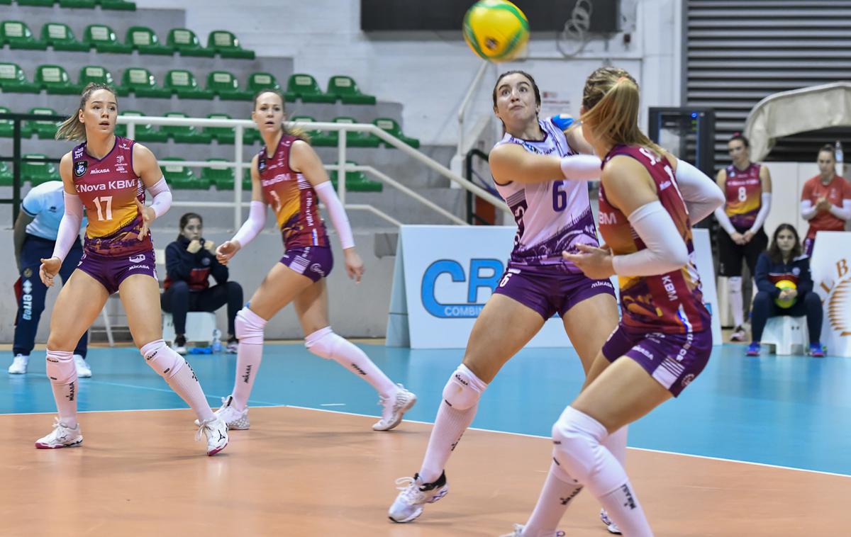 Nova KBM Branik | Slovenske prvakinje tudi na tretji tekmi niso imele pavih možnosti za zmago. | Foto CEV