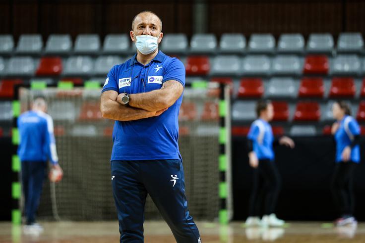 Novi slovenski selektor Dragan Adžić bo prvi trening izkoristil za spoznavanje z igralkami. | Foto: Vid Ponikvar
