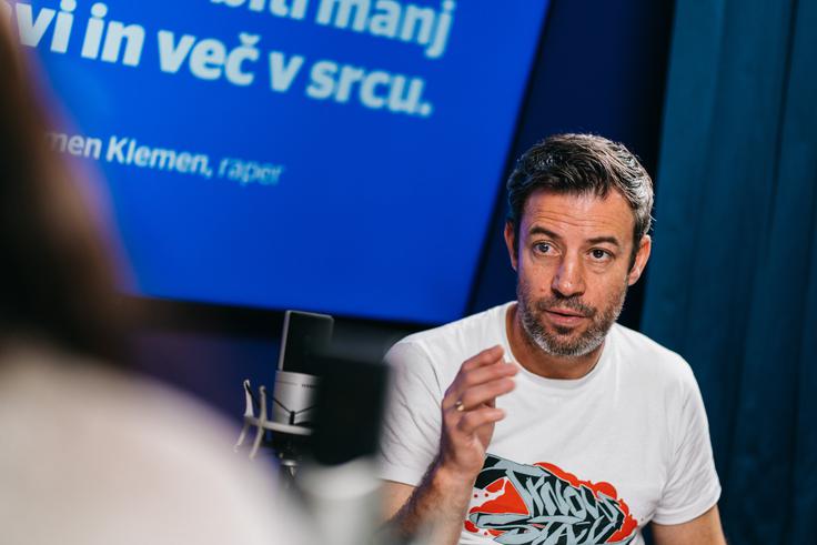 "Mogoče pa je čisto vse tako, kot mora biti," meni Klemen Klemen in se ne obremenjuje s preizkušnjami, ki mu jih je naložilo življenje. | Foto: Jan Lukanović
