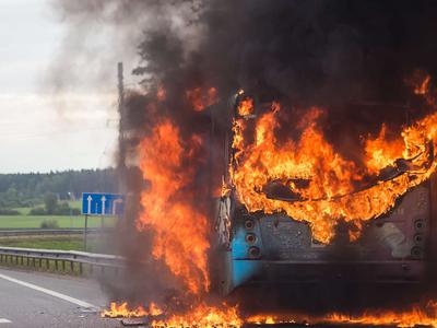 V Kopru zagorel mestni avtobus