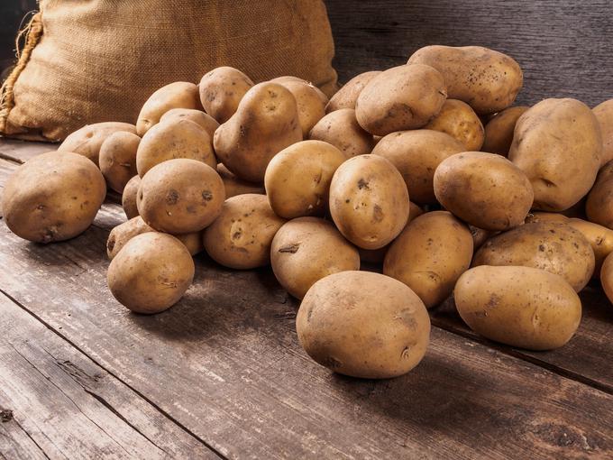 Krompir, kmetovanje krompirja, obiranje krompirja | Foto: Shutterstock