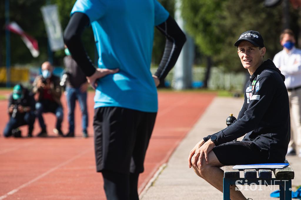 Slovenski skakalci trening Kranj