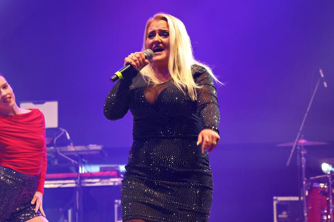 Mirna Reynolds | "Imela sem fanta Alexandra in priznam, da sem takrat rekla, da je on oče mojega otroka. Bilo me je sram, nisem hotela, da se o tem govori, bala sem se obsojanja, zato sem rekla, da je on oče," je priznala Mirna Reynolds. | Foto Mediaspeed