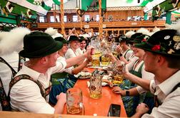 Bes zaradi cen na Oktoberfestu: to je nastanitev za 65 evrov na noč #video