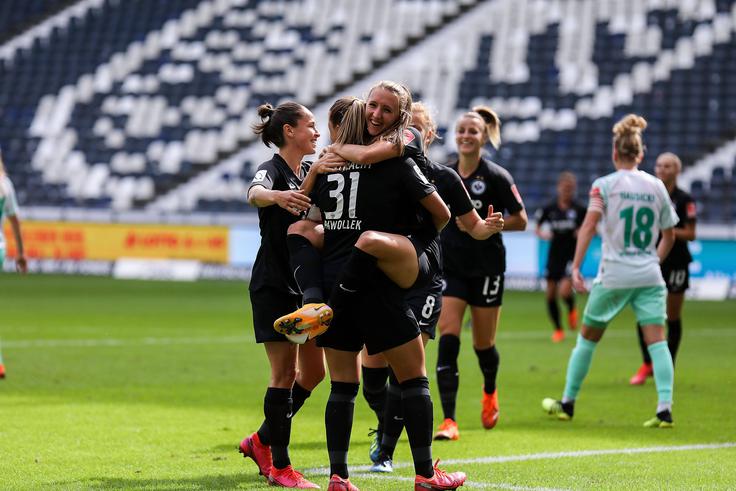V prejšnji sezoni je za Turbine dosegla 15 zadetkov. Izkupiček bi bil še boljši, če ne bi imela zdravstvenih težav. Nato je sklenila dogovor z Eintrachtom, s katerim ima pogodbo še dve leti in pol. "Najboljše šele prihaja. Treba gledati vedno naprej," sporoča 22-letna slovenska nogometna legionarka. | Foto: Guliverimage/Vladimir Fedorenko