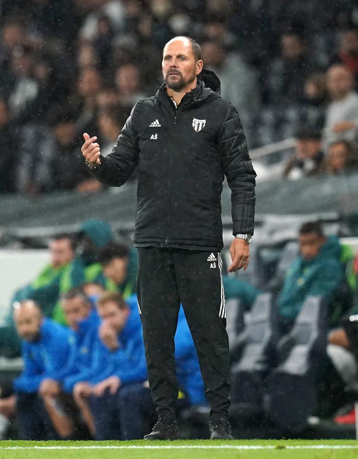 "Mi moramo imeti glavo gor, nismo se osramotili, dali smo vse od sebe, želeli smo biti čim boljši, tudi zmagati, a je bila razlika enostavno prevelika. So pa te izkušnje koristne za prihodnost," pravi Murin strateg. | Foto: Guliverimage/Vladimir Fedorenko
