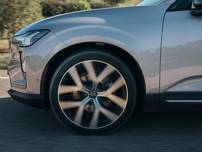 Volvo potrdil nov model EX50, trenutno največja težava pa zagon proizvodnje EX60