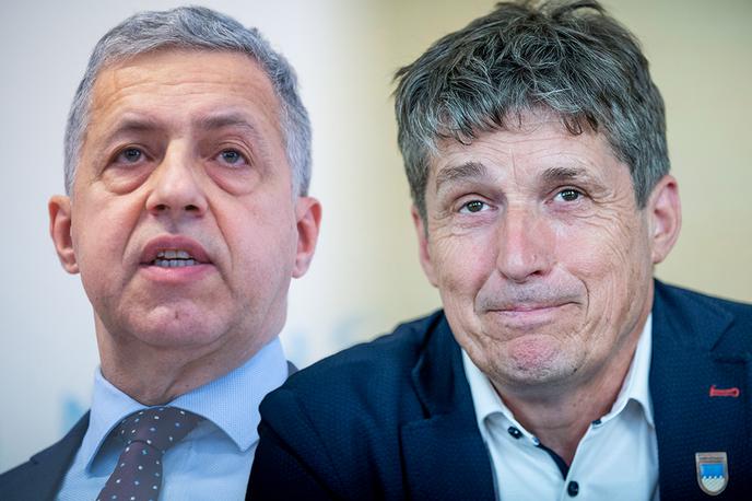 Janez Žakelj, Borut Sajovic | Poslanec NSi Janez Žakelj zaradi vladnega "netransparentnega nakupa" vojaških oklepnikov zahteva sklic seje parlamentarne komisije za nadzor javnih financ. Obrambni minister nasprotno trdi, da je nakup patrij bistveno cenejši od nakupa oklepnikov boxer. | Foto Ana Kovač, STA