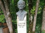 bronasti kip Viktorja Volčjaka