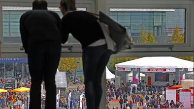 V Frankfurtu začetek največjega knjižnega sejma na svetu