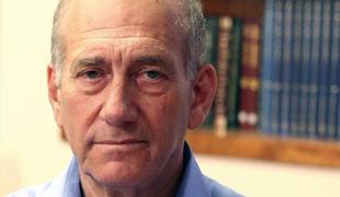 Bivši izraelski premier Olmert znova obtožen prejemanja podkupnin