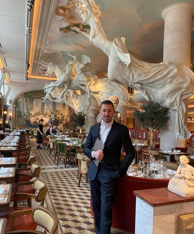 Stegel je trenutno generalni menedžer v grško-italijanski restavraciji Bacchanalija, ki je v lasti angleškega biljonarja Richarda Caringa. | Foto: osebni arhiv