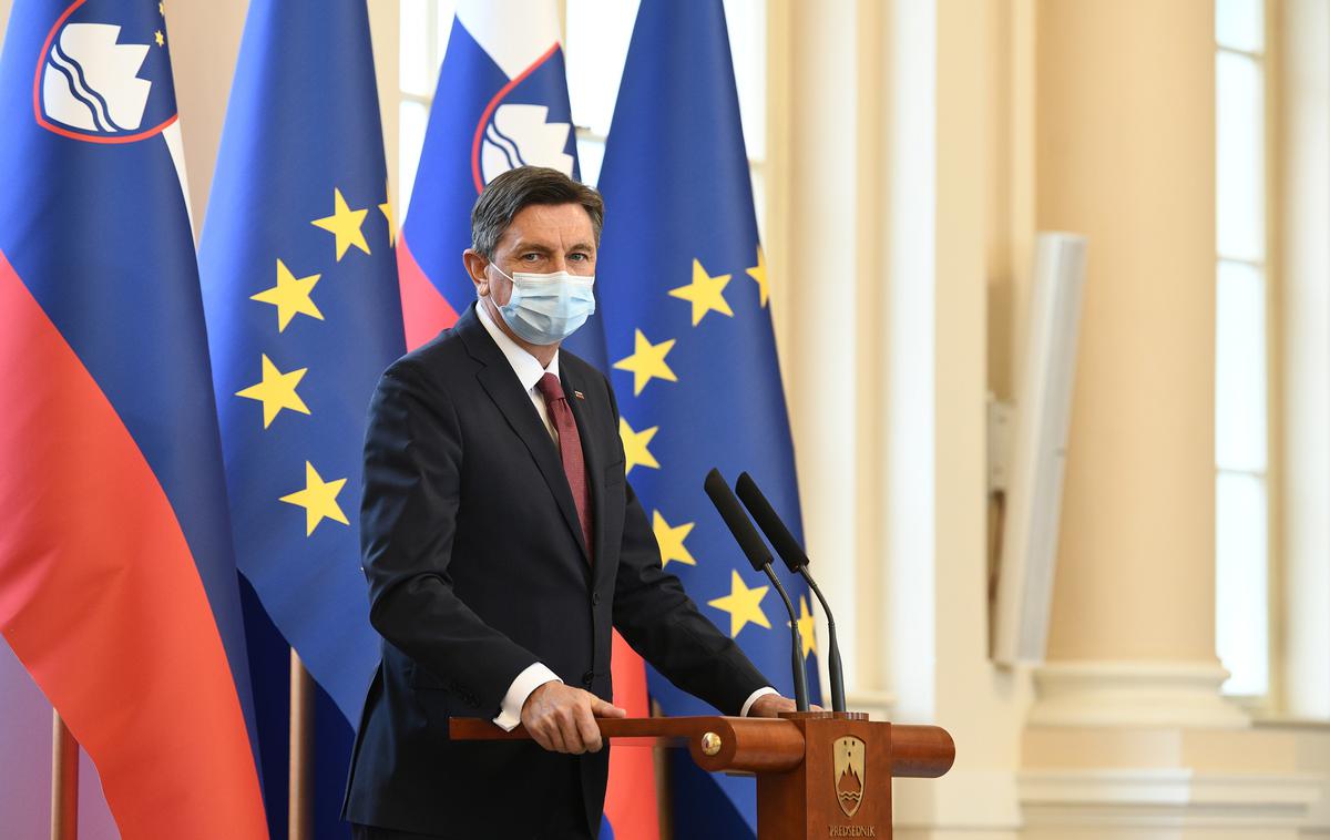 Borut Pahor | V predsedniški palači so zjutraj prejeli pisemsko pošiljko z neznanim prahom. Sumljivo pisemsko pošiljko so dopoldne prejeli še na vladi. | Foto STA