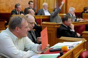 Senat za akreditacijo zavrnil ugovor univerz