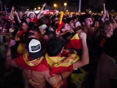 Trenutek, ko je Ferran Torres zadel za naslov svetovnega prvaka #video