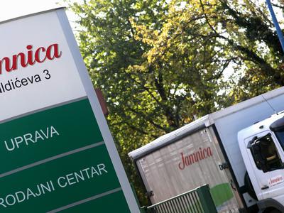 Fortenova začenja razprodajo ključnih družb: v igri prodaja Jamnice in PIK Vrbovec