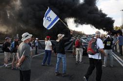 Protesti v več izraelskih mestih, to sporočajo Netanjahuju