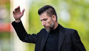 V Stožicah že pošteno diši po naslovu, Cesar prvič proti sinu nekdanjega "šefa"
