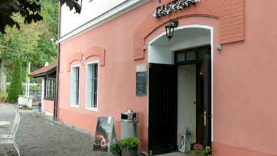 Gostilna Bistra: nedeljsko kosilo nasproti muzeja
