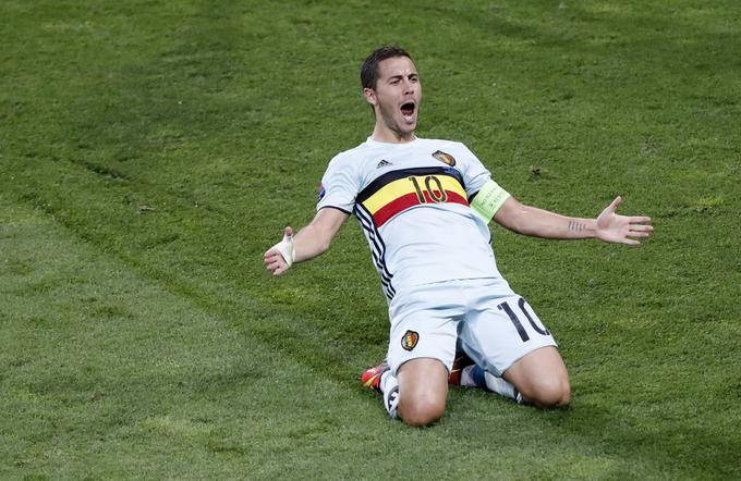 Eden Hazard v belgijski reprezentanci nosi kapetanski trak. | Foto: Reuters
