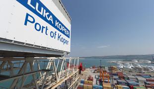 Koprsko pristanišče priprto zaradi megle