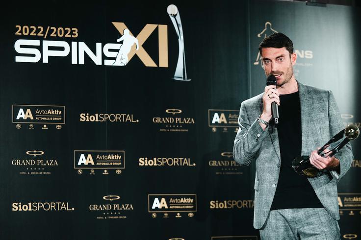 Albert Riera je bil v sezoni 2022/23 izbran za najboljšega trenerja 1. SNL. | Foto: Vid Ponikvar/Sportida