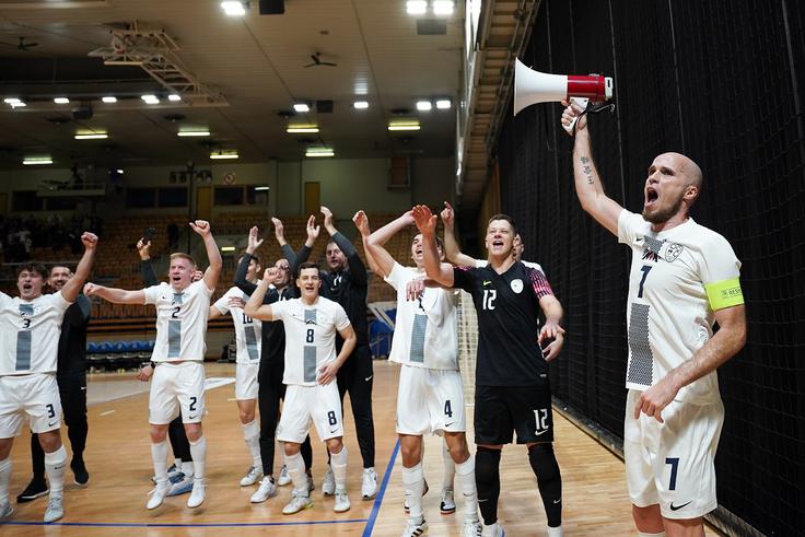 V Litiji je bil že v krstni sezoni državnega prvenstva v futsalu tako dober, da si je ekspresno prislužil reprezentančni vpoklic. Star je bil komaj 18 let. Državni dres nosi še dve dobri desetletji pozneje in pri tem še vedno zelo uživa v futsalu. | Foto: Aleš Fevžer