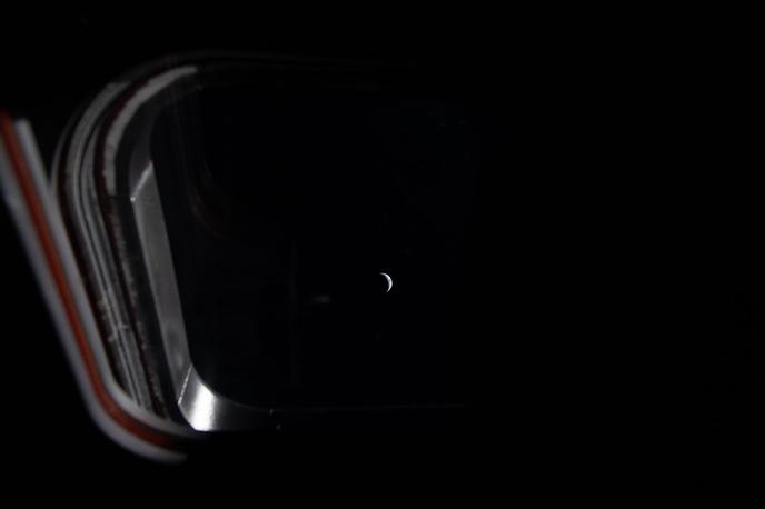 Luna | V naslednjih nekaj urah naj bi se vesoljsko plovilo najbolj približalo Luni, na približno 7500 kilometrov. | Foto NASA