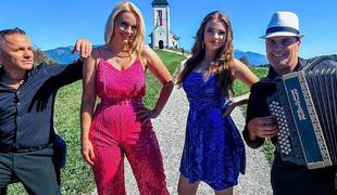 Špelo Grošelj je v Atomik Harmonik zamenjala nova pevka