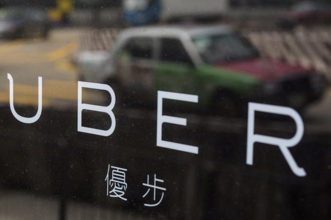 Uberjeva širitev na Kitajsko, kjer ima izredno močno konkurenco v obliki podjetja Didi Chuxing, največjega ponudnika prevozov prek mobilne platforme na svetu, z vidika povečanja prihodkov morda ni bila najboljša poslovna poteza, menijo strokovnjaki. | Foto: Reuters