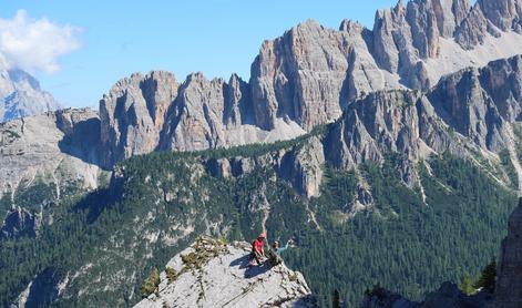 Nevarni Dolomiti: vrstijo se evakuacije pohodnikov