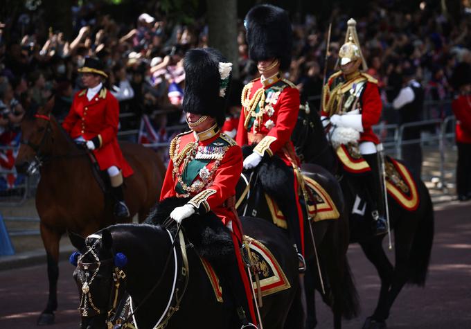 Princ Charles in princ William med pregledom čet | Foto: Reuters