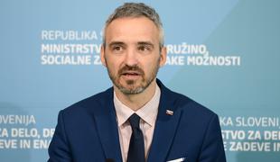 Cigler Kralj: Za zdaj nam je v domovih uspelo zajeziti drugi val virusa