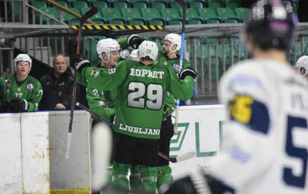 HK Olimpija | Hokejisti Olimpije še drugič v treh dneh premagali drugo ekipo Linza. | Foto Eva Brili Grebenar