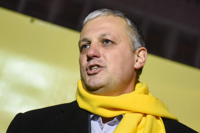 Pobudniki referenduma o noveli zakona o zakonski zvezi in družinskih razmerjih pod vodstvom Aleša Primca iz civilne iniciative Za otroke gre! so leta 2015 zmagali, saj je bilo proti zakonu 64 odstotkov volivcev oz. nekaj več kot 394 tisoč. | Foto: STA